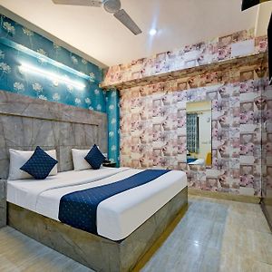 Hotel Emerald Suites At Airport